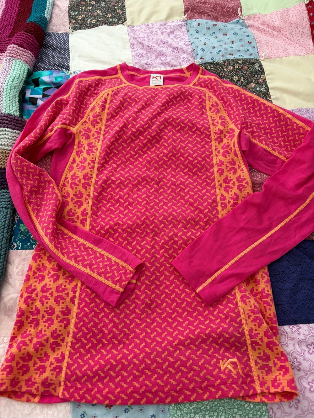 Kari Traa Fuchsia and Orange Patterned Crew Neck Sweater
